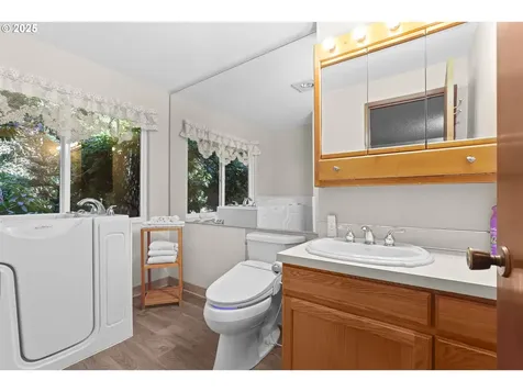 9902 NE Oakhurst Drive Vancouver WA 98662