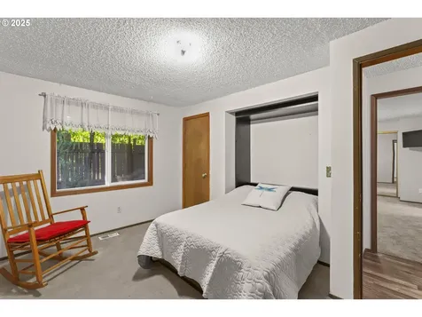 9902 NE Oakhurst Drive Vancouver WA 98662