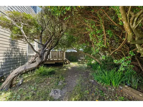 552 Highway 101 Rockaway Beach OR 97136