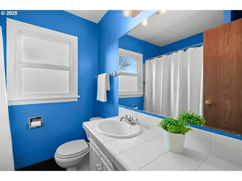 6120 NE 10th Avenue Portland OR 97211
