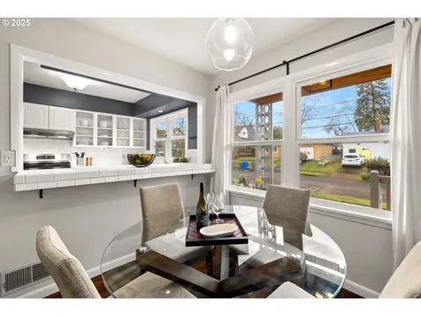 6120 NE 10th Avenue Portland OR 97211