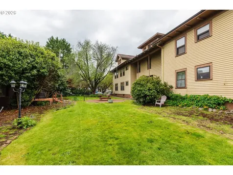 1830 NW 23rd Place Portland OR 97210