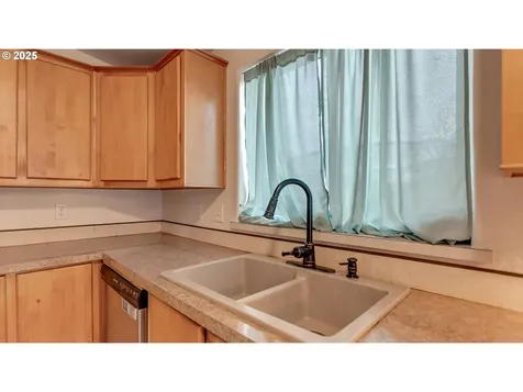 610 May Street Molalla OR 97038