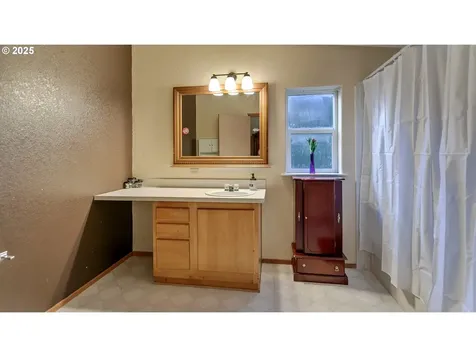 610 May Street Molalla OR 97038