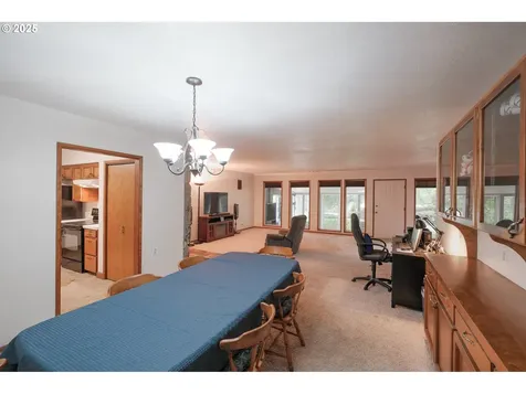 448 Strawberry Loop Sweet Home OR 97386