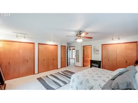 448 Strawberry Loop Sweet Home OR 97386