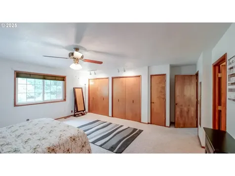 448 Strawberry Loop Sweet Home OR 97386