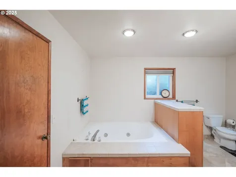 448 Strawberry Loop Sweet Home OR 97386