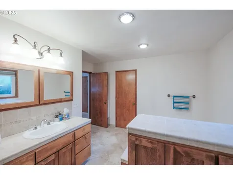 448 Strawberry Loop Sweet Home OR 97386