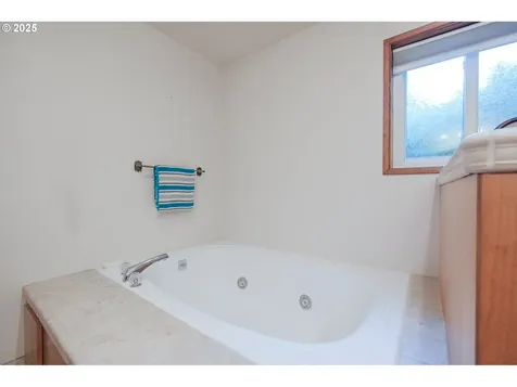 448 Strawberry Loop Sweet Home OR 97386