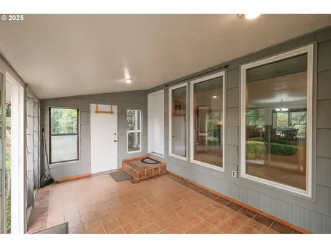 448 Strawberry Loop Sweet Home OR 97386