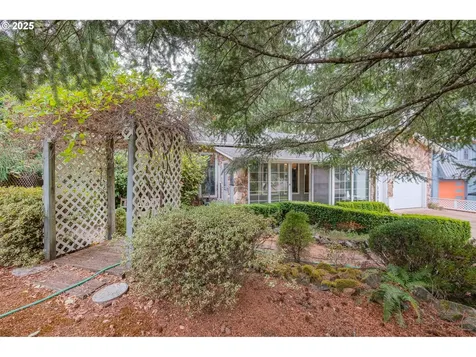 448 Strawberry Loop Sweet Home OR 97386