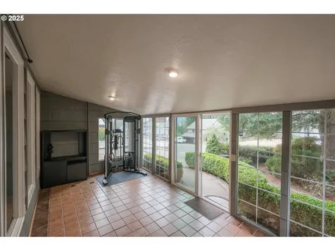 448 Strawberry Loop Sweet Home OR 97386