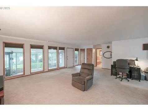 448 Strawberry Loop Sweet Home OR 97386