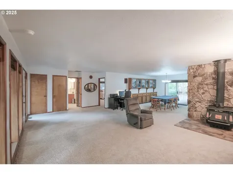 448 Strawberry Loop Sweet Home OR 97386