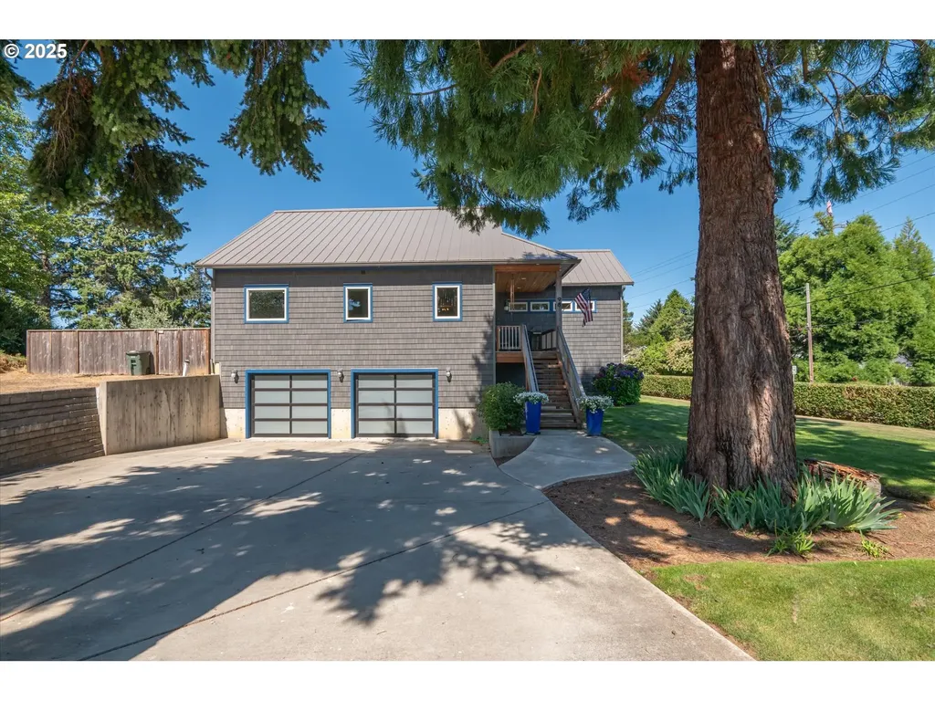 98 Harlem Street SE Bandon OR 97411