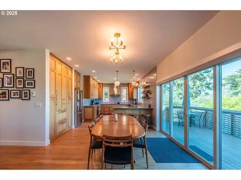 98 Harlem Street SE Bandon OR 97411