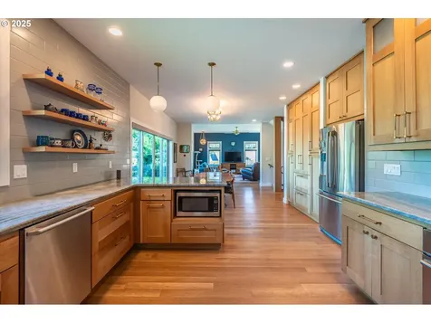 98 Harlem Street SE Bandon OR 97411