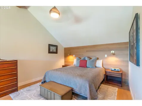 98 Harlem Street SE Bandon OR 97411
