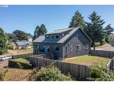 98 Harlem Street SE Bandon OR 97411