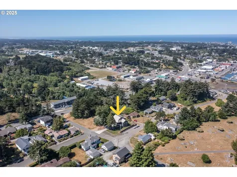 98 Harlem Street SE Bandon OR 97411