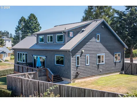 98 Harlem Street SE Bandon OR 97411