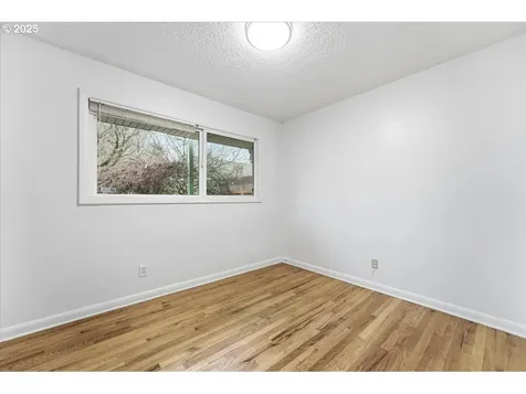 8535 SE Stephens Street Portland OR 97216