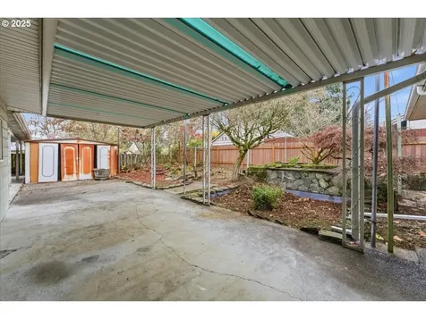 8535 SE Stephens Street Portland OR 97216