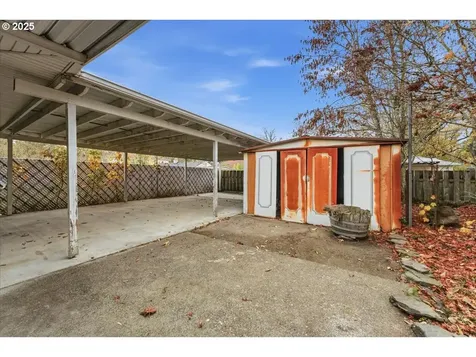 8535 SE Stephens Street Portland OR 97216
