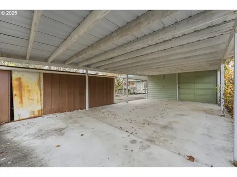 8535 SE Stephens Street Portland OR 97216