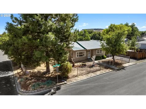 306 SE Dunham Street Prineville OR 97754