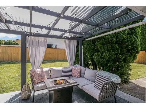 1300 N Sitka Avenue Newberg OR 97132