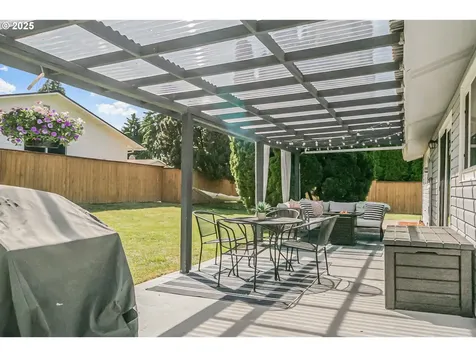 1300 N Sitka Avenue Newberg OR 97132
