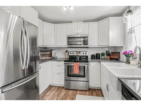 1300 N Sitka Avenue Newberg OR 97132