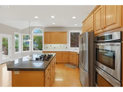 8722 NW Benson Street Portland OR 97229