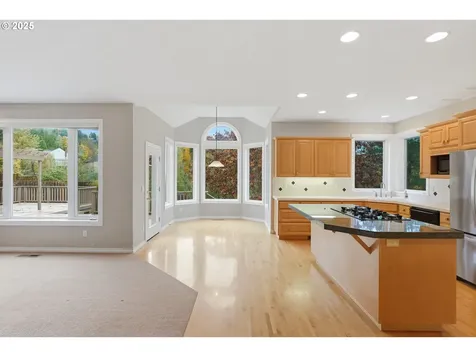 8722 NW Benson Street Portland OR 97229