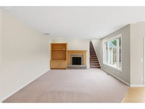 8722 NW Benson Street Portland OR 97229