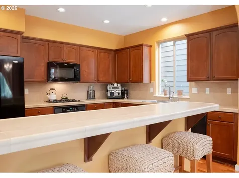 7798 SW Alder Street Portland OR 97224