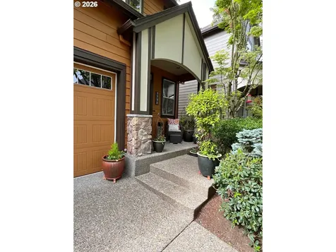 7798 SW Alder Street Portland OR 97224