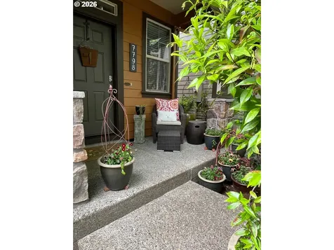 7798 SW Alder Street Portland OR 97224