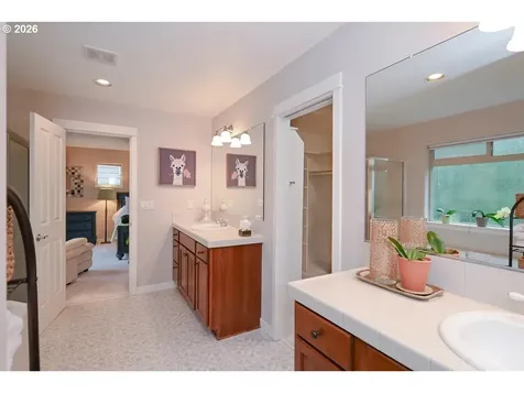 7798 SW Alder Street Portland OR 97224