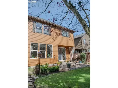 7798 SW Alder Street Portland OR 97224