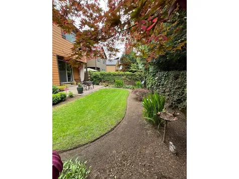7798 SW Alder Street Portland OR 97224