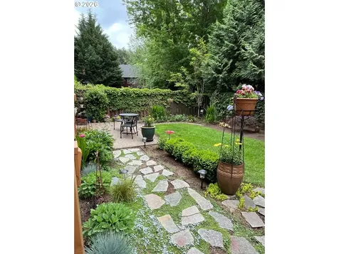 7798 SW Alder Street Portland OR 97224
