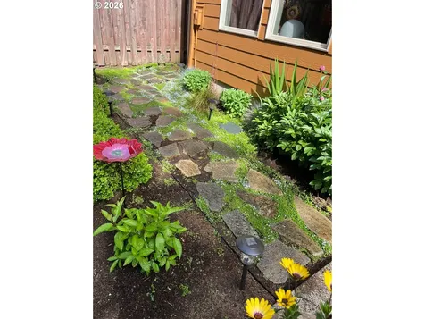 7798 SW Alder Street Portland OR 97224