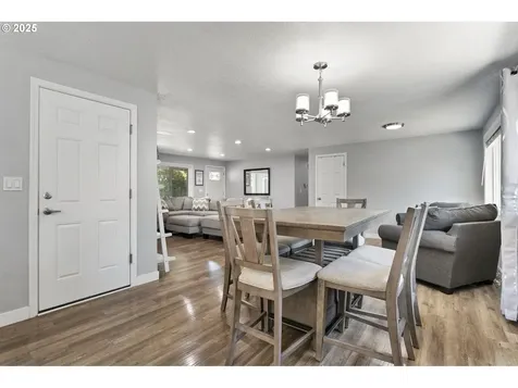 5384 SE Villa Street Hillsboro OR 97123