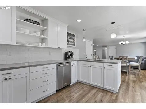 5384 SE Villa Street Hillsboro OR 97123