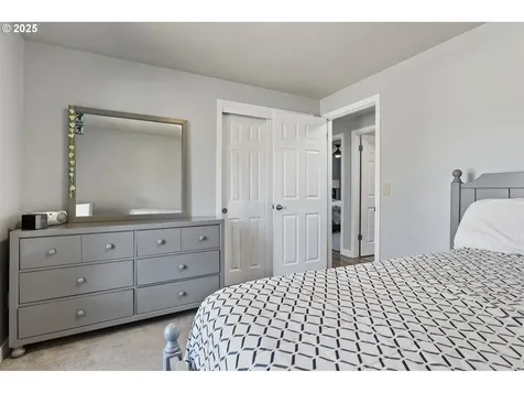 5384 SE Villa Street Hillsboro OR 97123