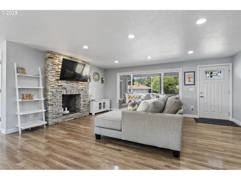 5384 SE Villa Street Hillsboro OR 97123