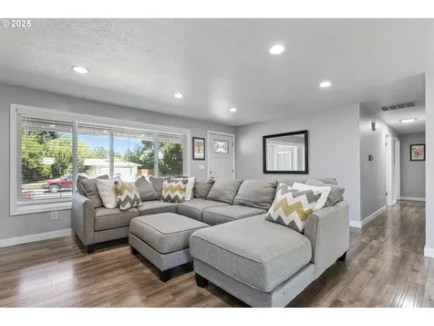 5384 SE Villa Street Hillsboro OR 97123